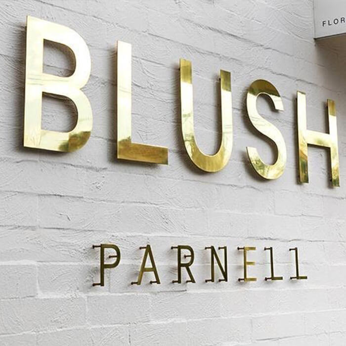 Thiết kế Bảng Hiệu Chữ Inox Vàng Sang Trọng