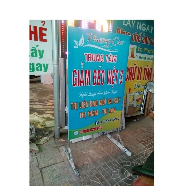 Thiết Kế Biển Hộp Đèn Có Chân
