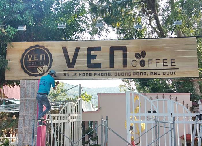 Thi Công Biển Quảng Cáo Bằng Gỗ Đẹp