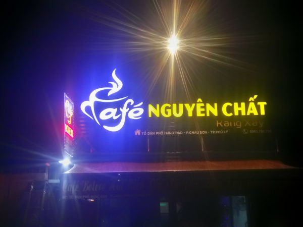 Thi Công Bảng Đèn LED Quán Cafe Đẹp
