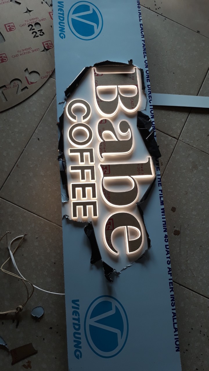 Thi Công Chữ Quảng Cáo Có Đèn