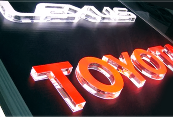 Thi Công Chữ Quảng Cáo Có Đèn