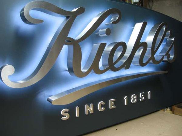 Thi Công Biển Quảng Cáo Phát Sáng