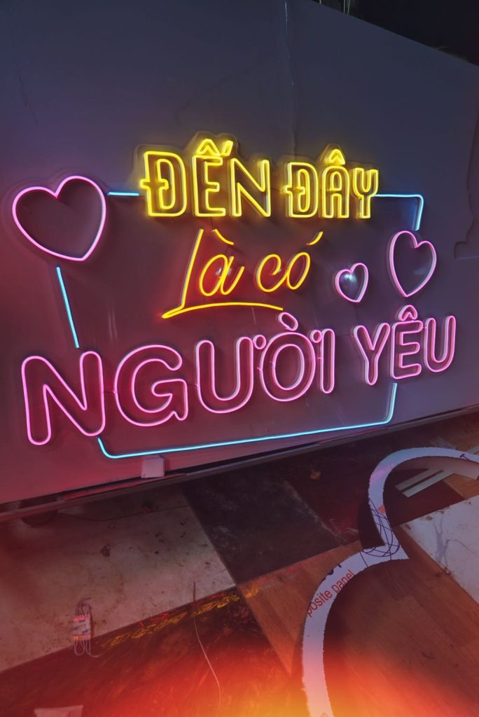 Thiết Kế Biển Quảng Cáo Phát Sáng