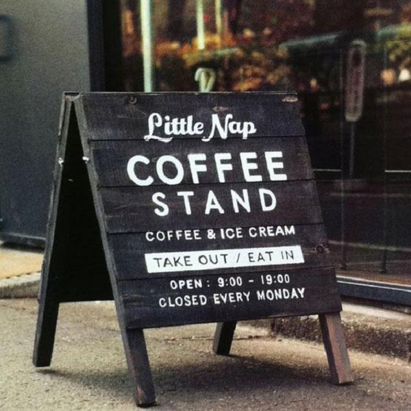 Hộp Đèn Quảng Cáo Đứng