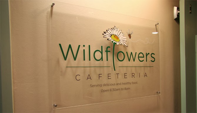 Làm Bảng Mica Giá Rẻ