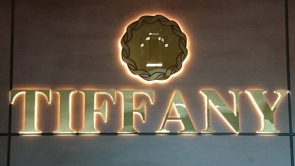 Thiết Kế Biển Quảng Cáo Chữ Inox Vàng