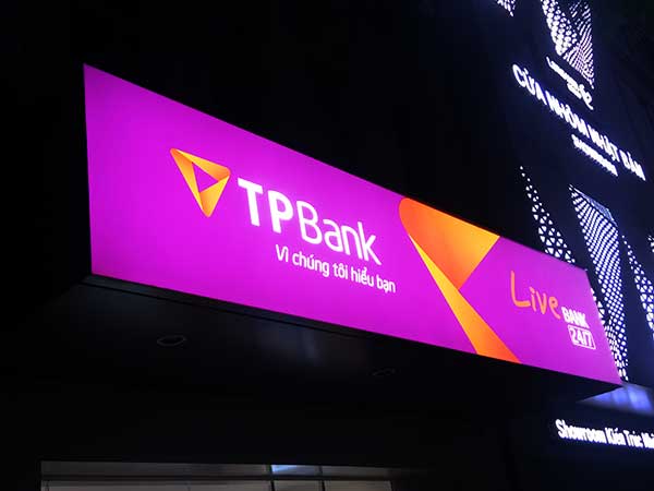 Thi Công Hộp Đèn LED