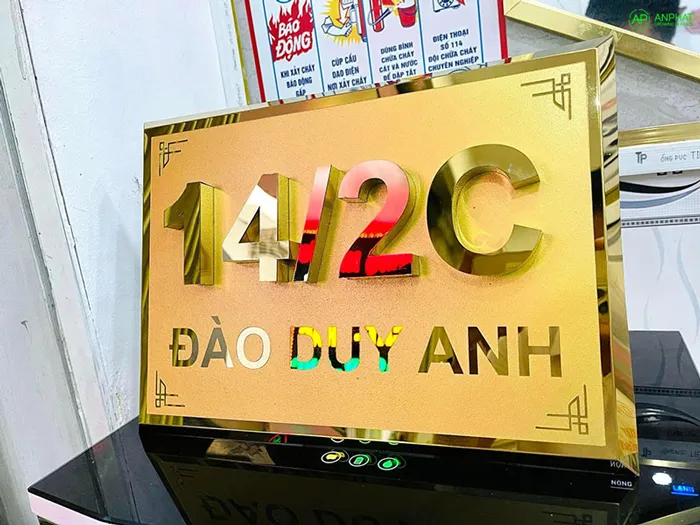 Thiết Kế Bảng Hiệu Alu Gương Sang Trọng