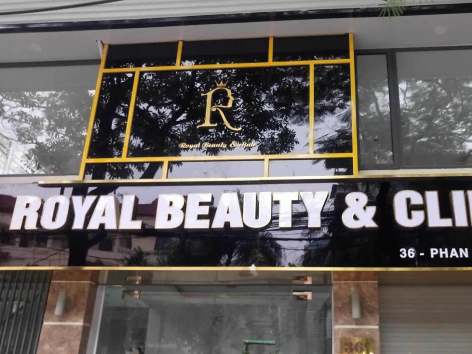 Thiết Kế Bảng Hiệu Alu Gương Sang Trọng