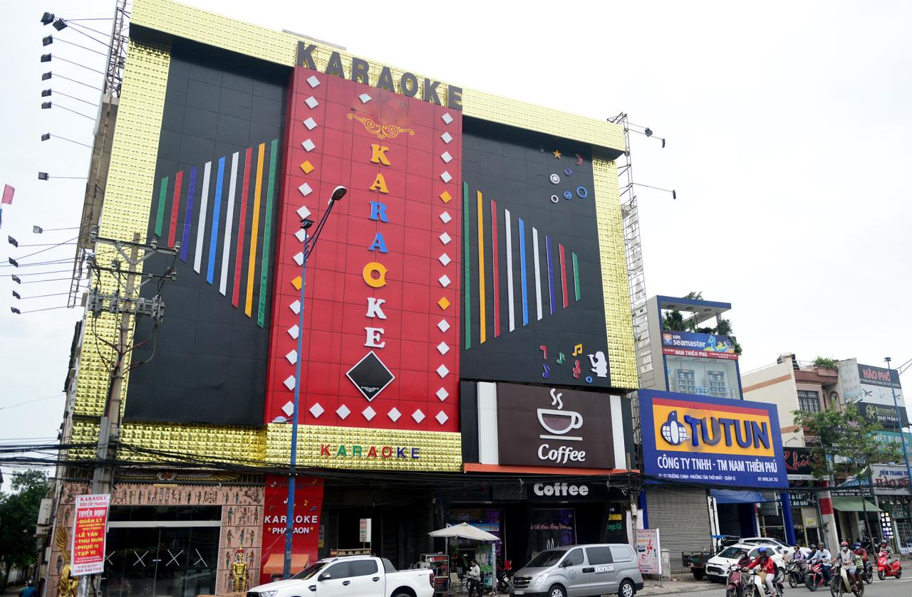 Thi Công Biển Hiệu Quán Karaoke