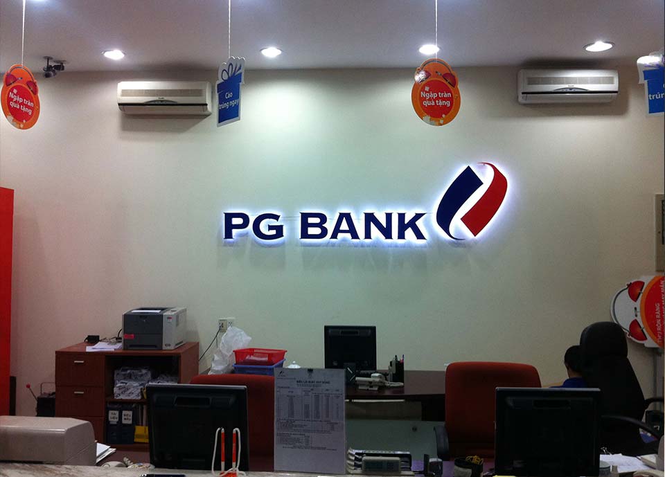 Thi Công Biển Quảng Cáo Bằng Kính