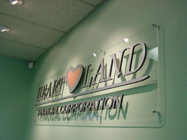 Thiết Kế Biển Quảng Cáo Bằng Kính