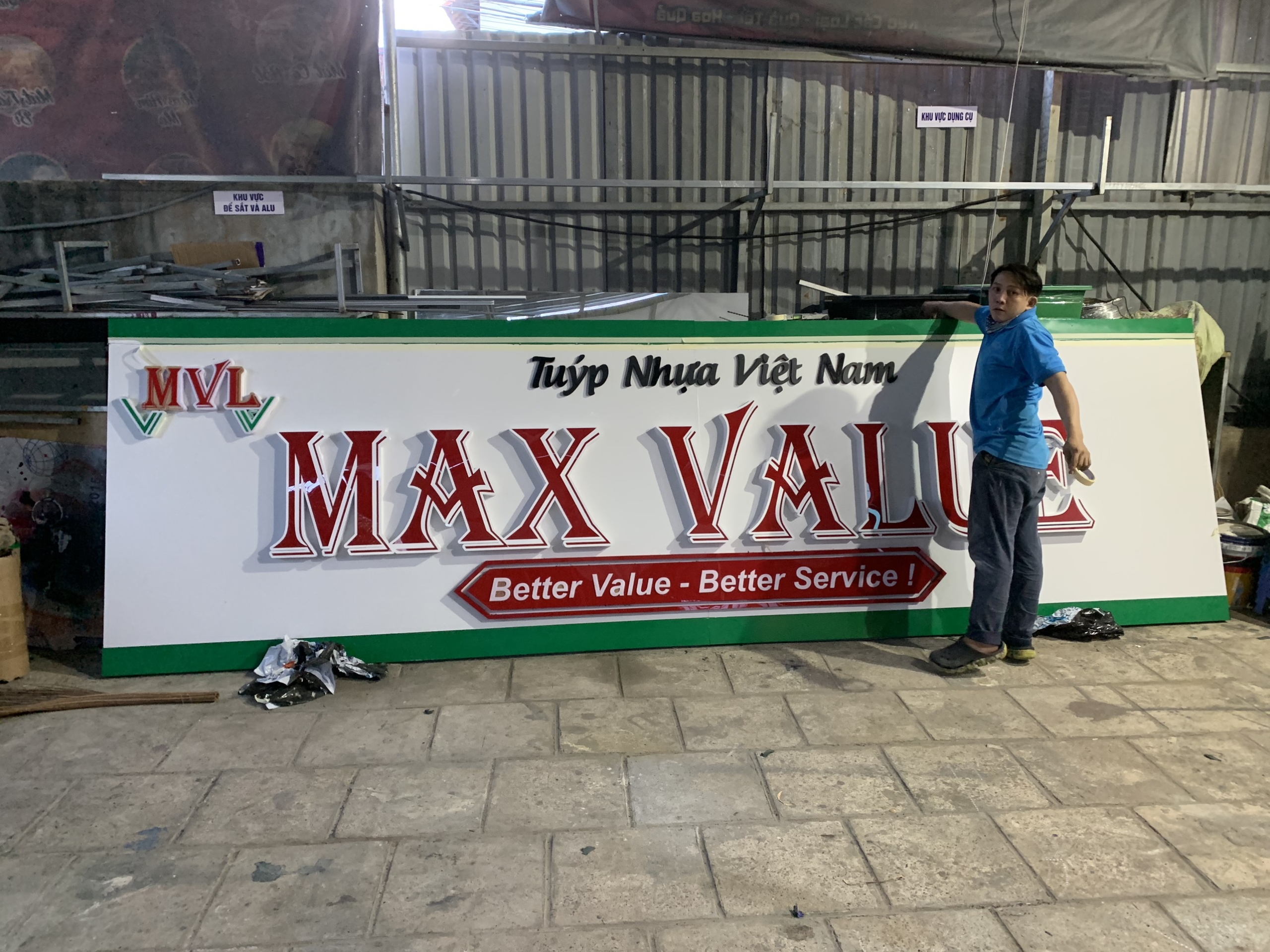 Thi Công Biển Quảng Cáo Bằng Mica Chuyên Nghiệp