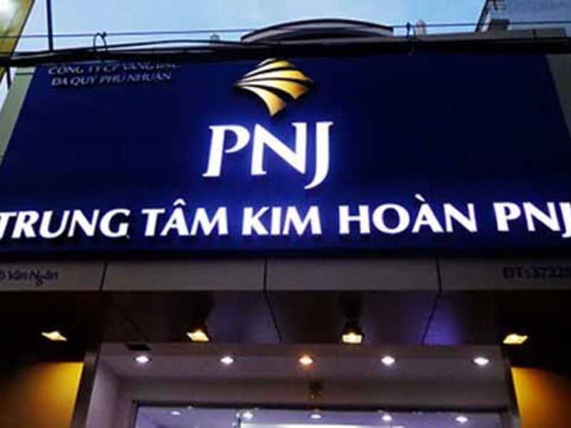 Thi Công Biển Quảng Cáo Bằng Mica Chuyên Nghiệp