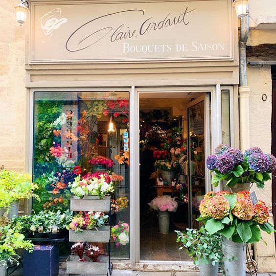 Thiết Kế Bảng Hiệu Cửa Hàng Hoa Đẹp & Sáng Tạo