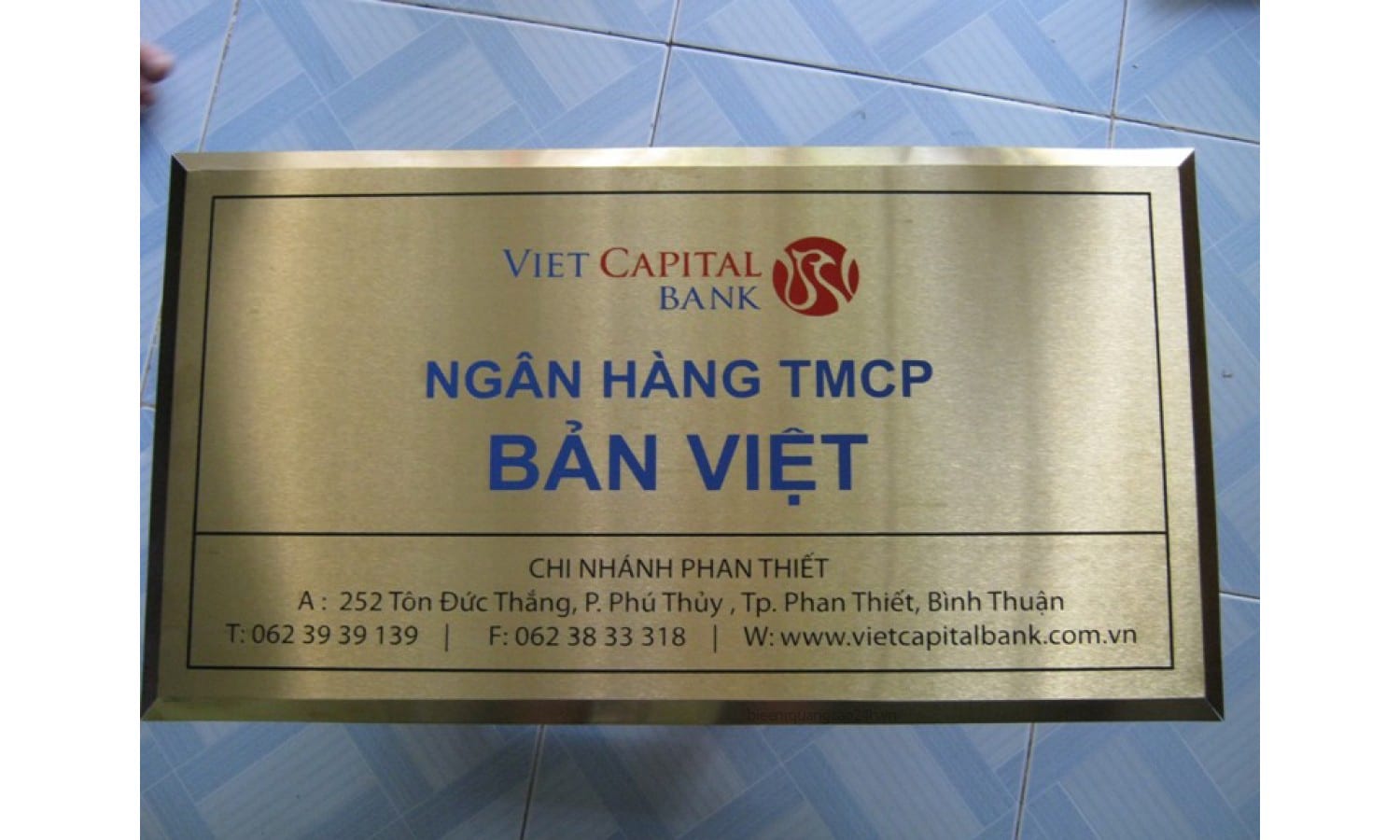 Thi Công Bảng Công Ty Inox