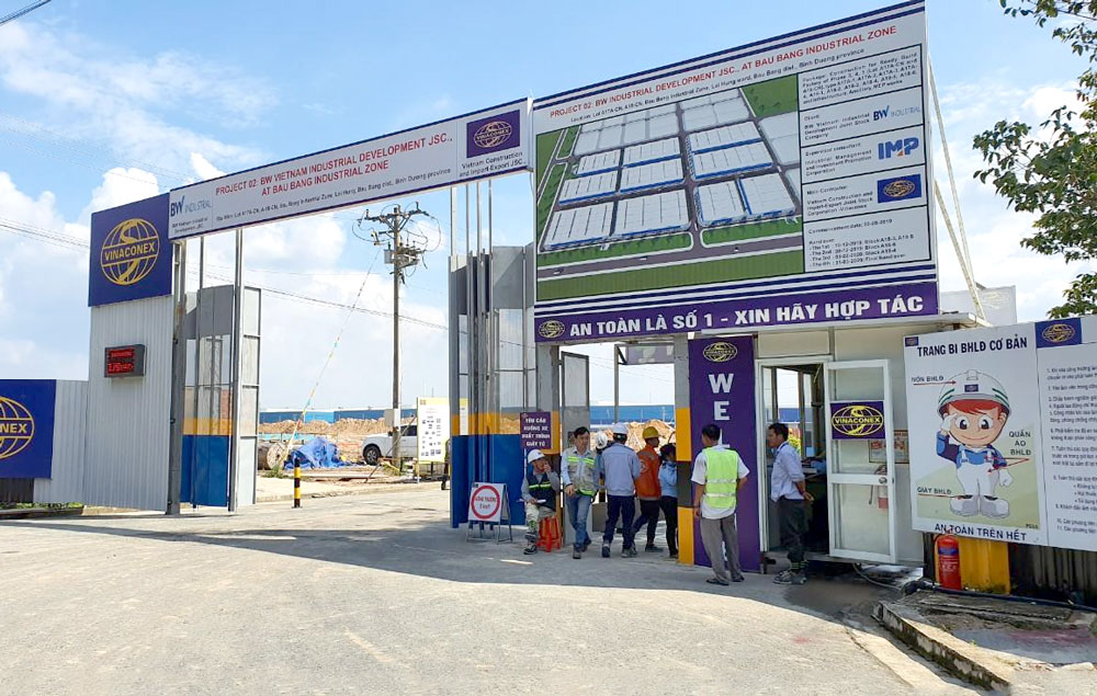 Thi Công Biển Ngoài Trời Chuyên Nghiệp