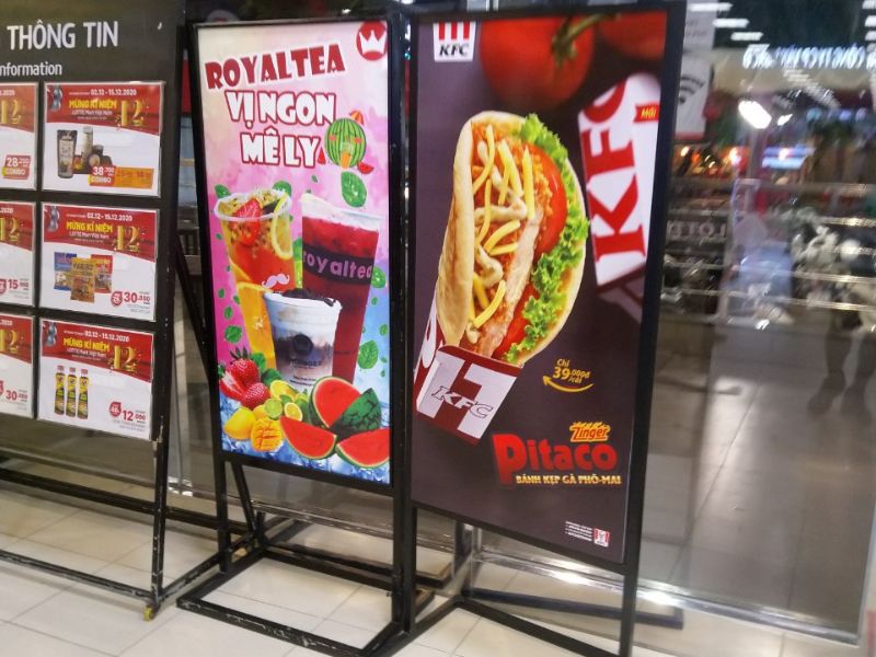 Thi Công Standee Chân Sắt TP.HCM