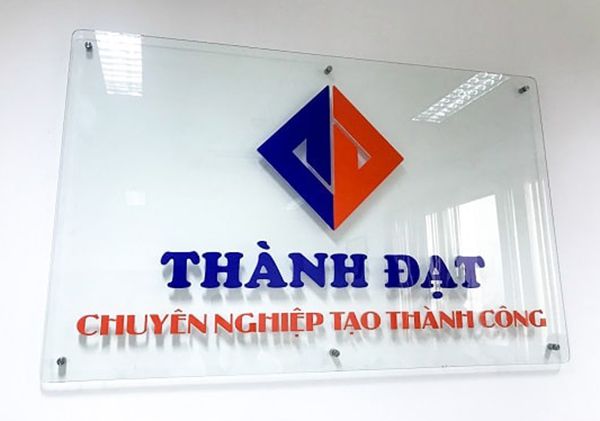 Thi Công Bảng Hiệu Gắn Tường Chuyên Nghiệp