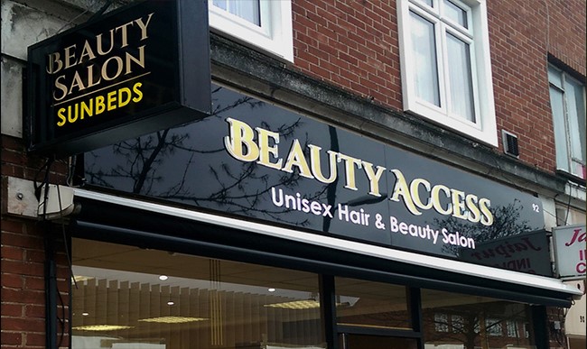 Thiết Kế Bảng Hiệu Gắn Tường Chuyên Nghiệp