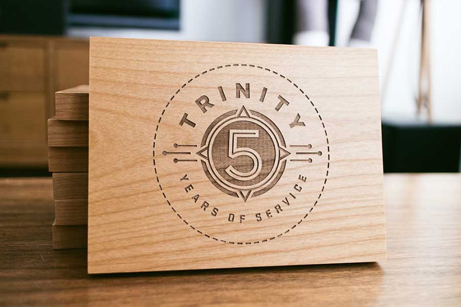 Thiết Kế Bảng Hiệu Khắc Gỗ Chuyên Nghiệp