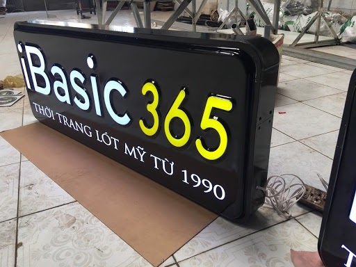 Thi Công Hộp Đèn Quảng Cáo Mica