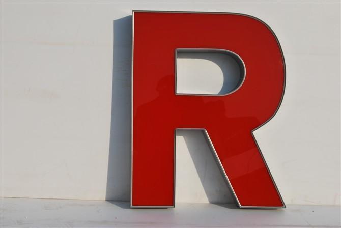 Thi Công Bảng Hiệu Chữ Nổi Chân Nhôm