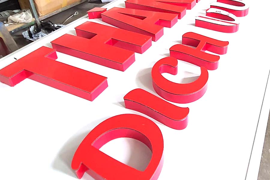 Thi Công Bảng Hiệu Chữ Nổi Chân Nhôm