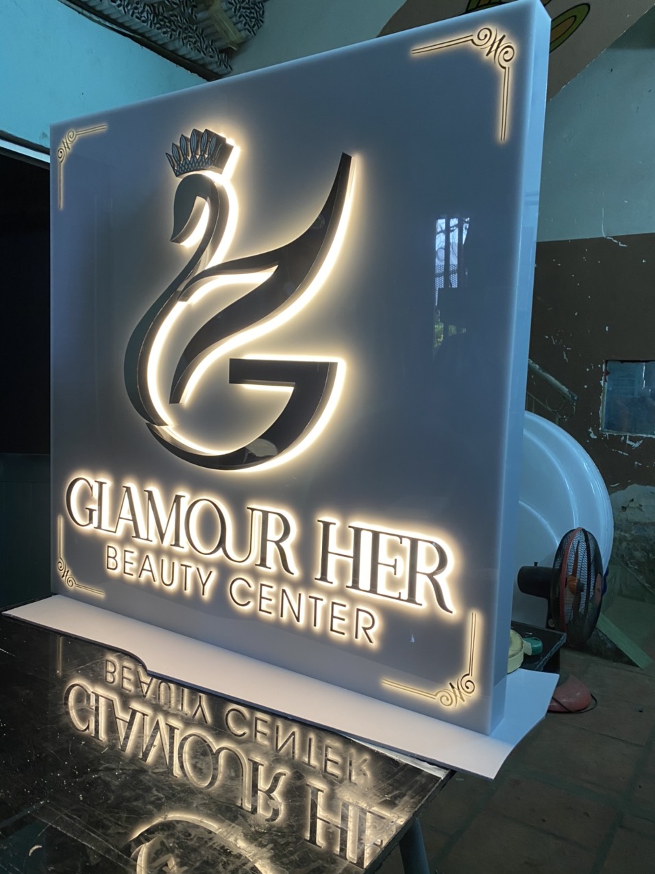 Thi Công Bảng Hiệu Chữ Nổi Chân Nhôm