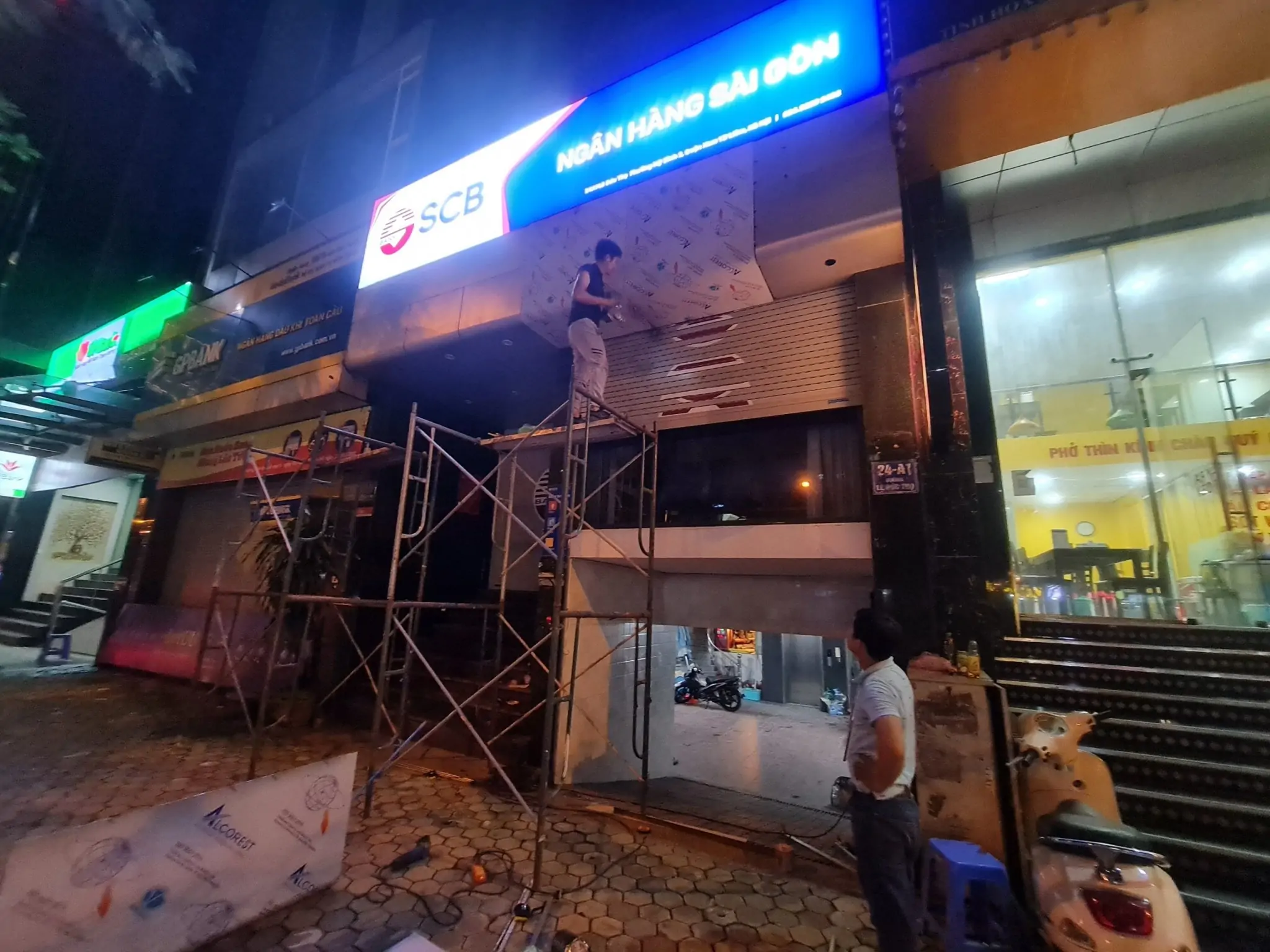 Thi Công Biển Quảng Cáo Đèn