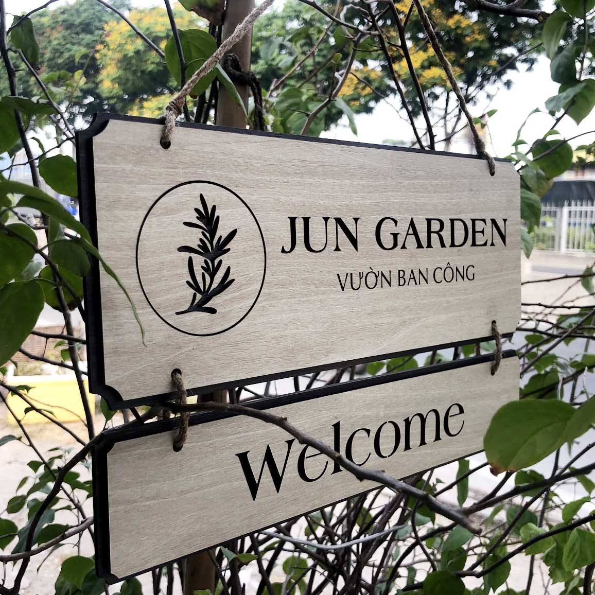 Mẫu Bảng Hiệu Khắc Gỗ Đẹp