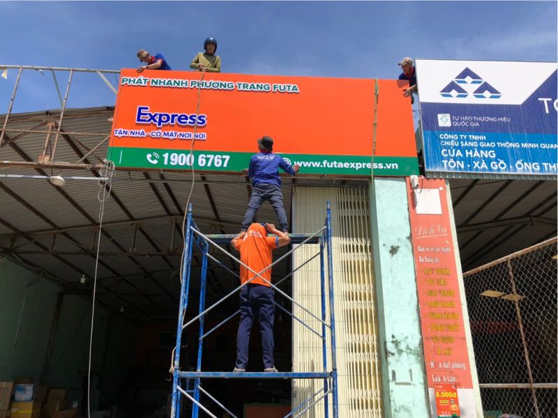 Thi Công Bảng Hiệu Siêu Thị Chuyên Nghiệp