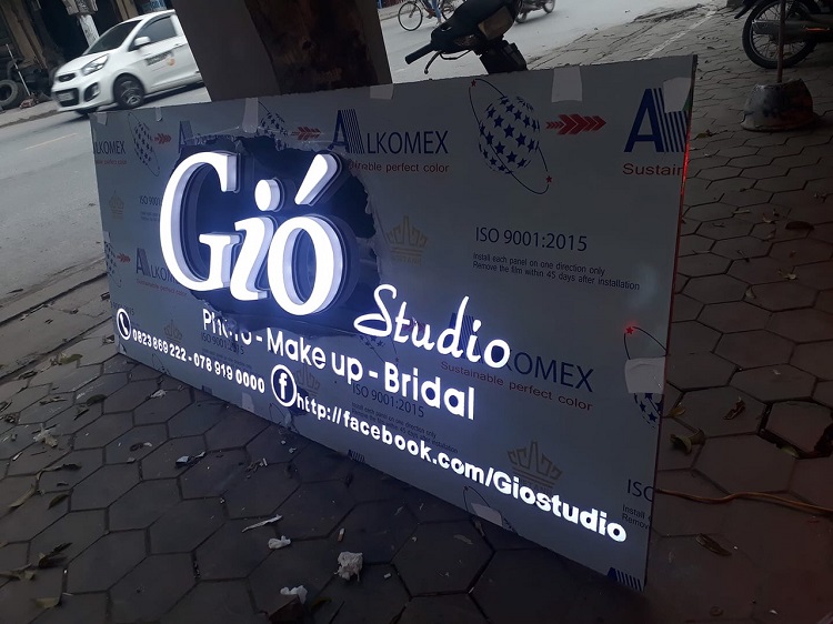 Thiết Kế Bảng Hiệu Trắng Đẹp