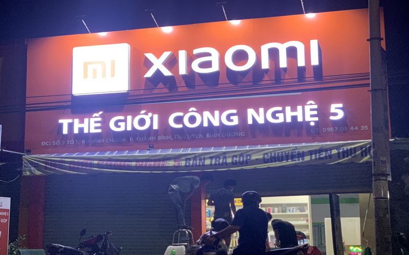 Thi Công Biển Cửa Hàng Điện Thoại Chuyên Nghiệp