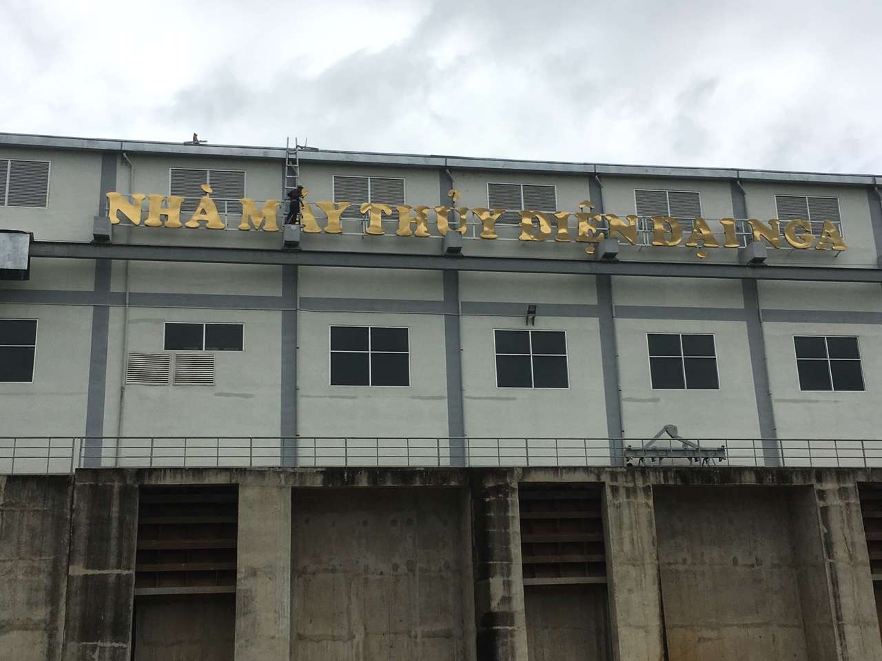 Gia Công Chữ Nổi Inox