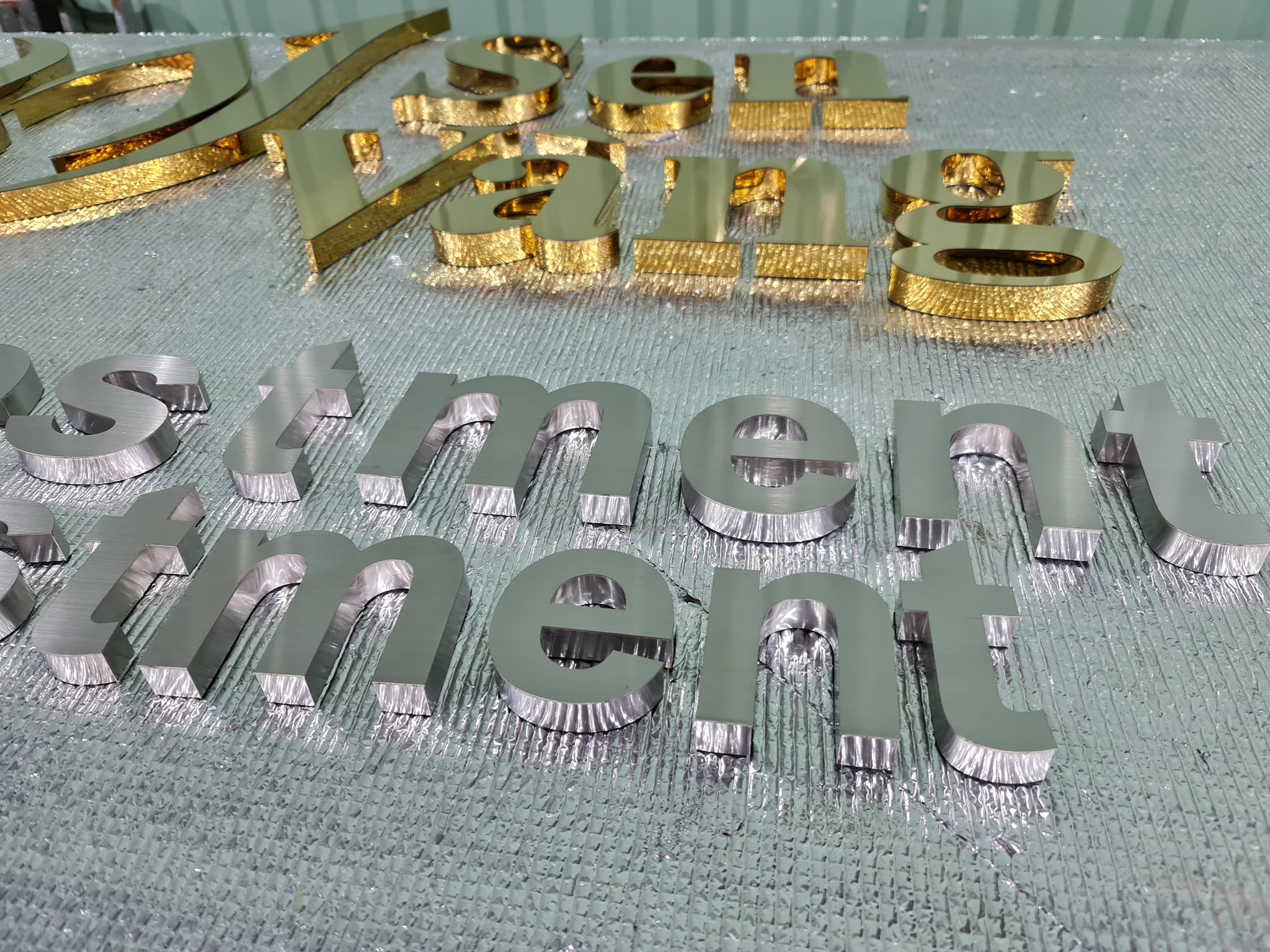 Gia Công Chữ Inox Vàng Gương TP.HCM