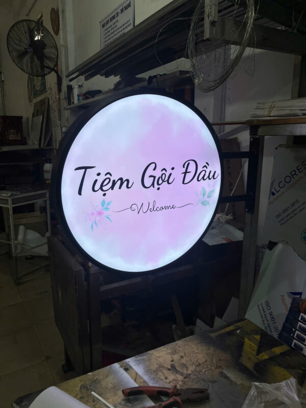 Mẫu Bảng Hiệu Hộp Đèn Đẹp Năm 2025