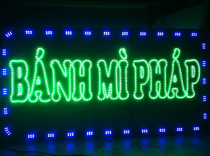 Mẫu Bảng Đèn LED Chạy Chữ Đẹp Năm 2025