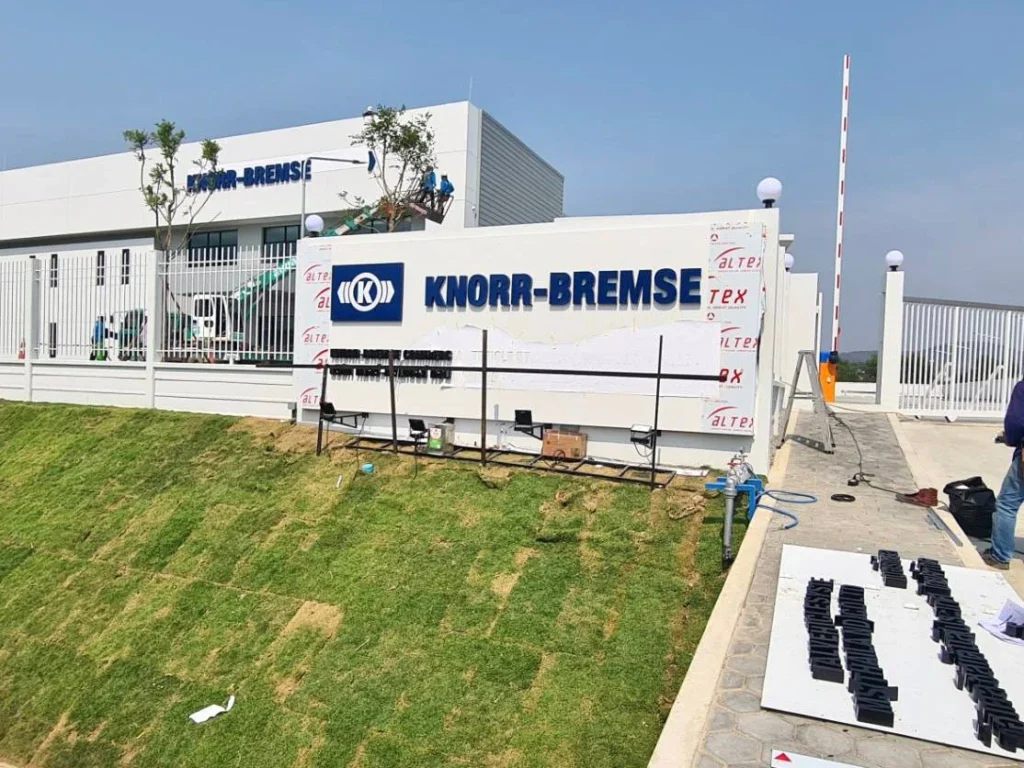 Thiết Kế Bảng Hiệu Nhà Xưởng Chuyên Nghiệp