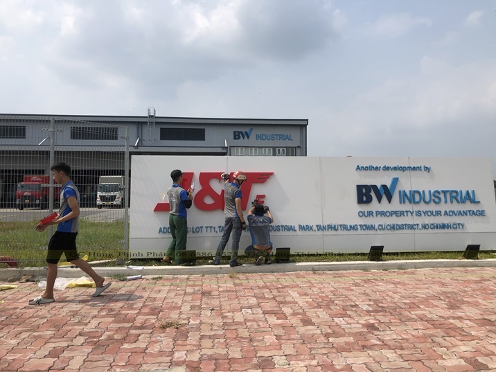 Thiết Kế Bảng Hiệu Nhà Xưởng Chuyên Nghiệp
