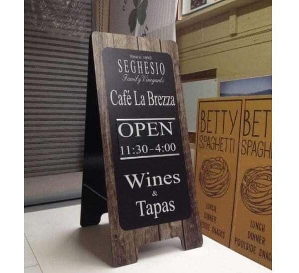 Thi Công Bảng Hiệu Gỗ Vintage