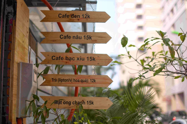 Thi Công Bảng Hiệu Gỗ Vintage