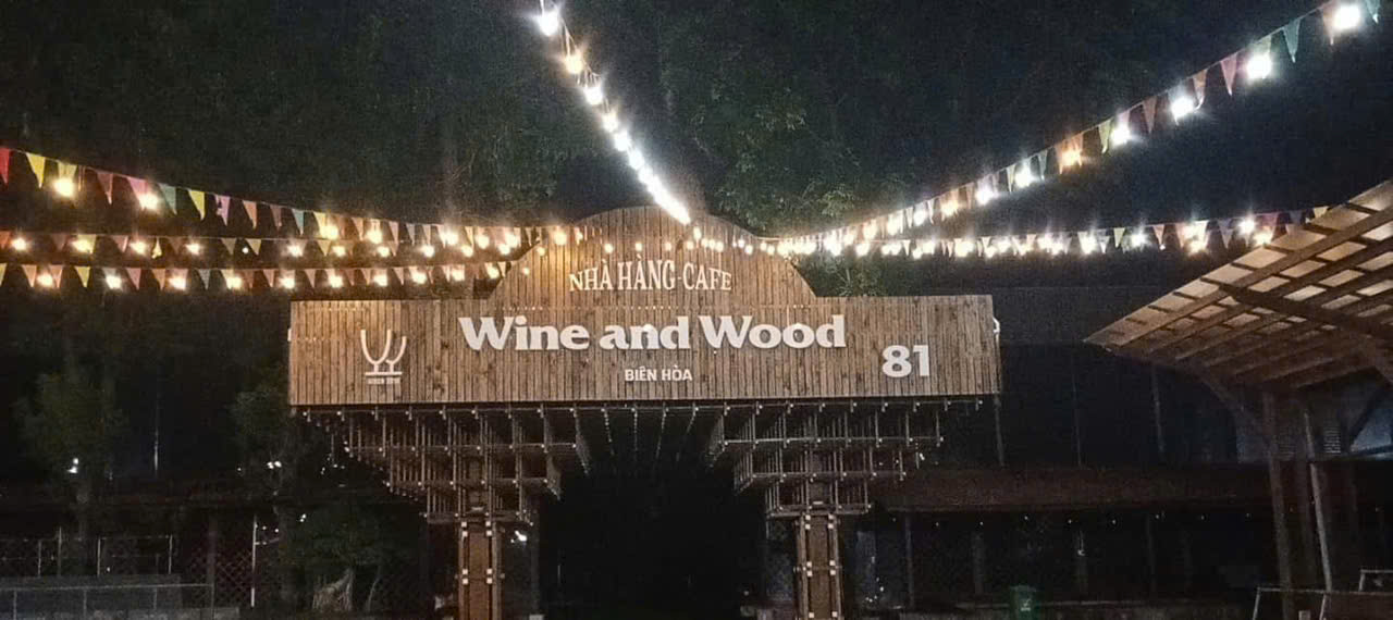 Mẫu Bảng Hiệu Gỗ Vintage Đẹp Năm 2025