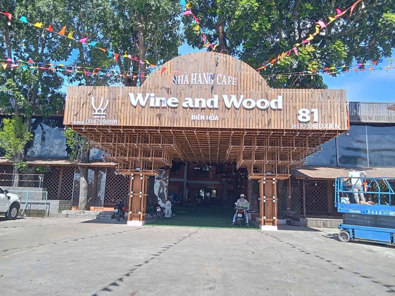 Mẫu Bảng Hiệu Gỗ Vintage Đẹp Năm 2025