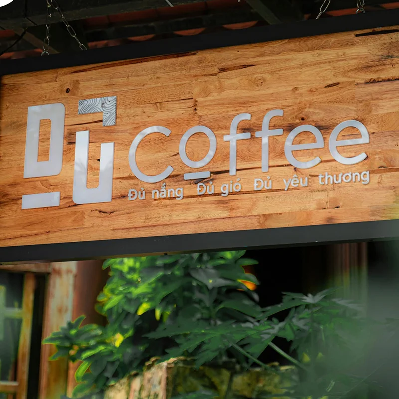 Bảng Hiệu Gỗ Cổ Điển