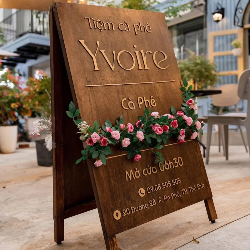 Thi Công Bảng Hiệu Gỗ Cổ Điển