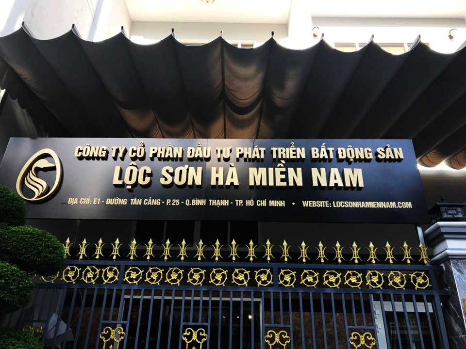 Thi Công Bảng Hiệu Công Ty Bất Động Sản Chuyên Nghiệp