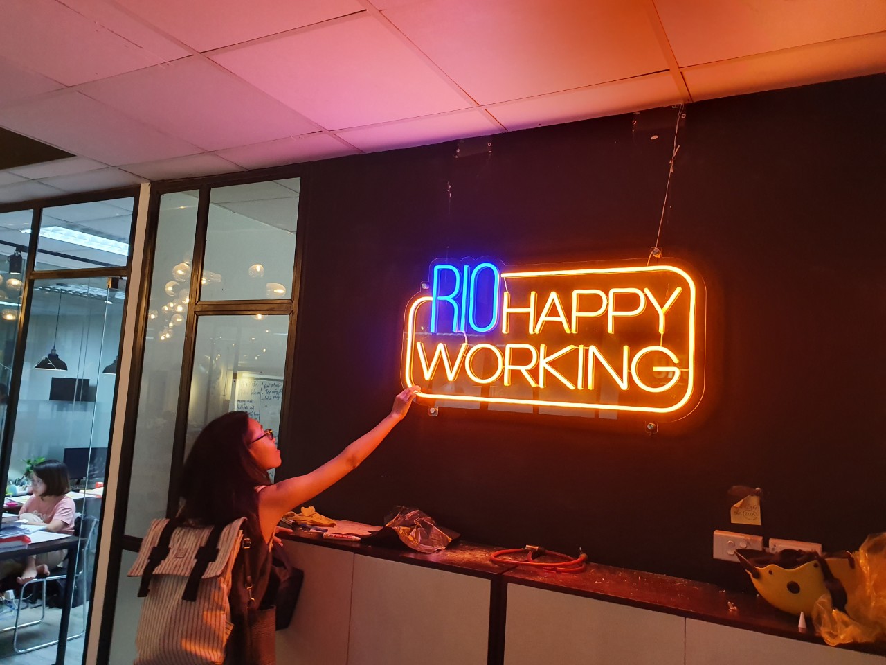 Mẫu Biển Quảng Cáo Đèn Neon Đẹp Năm 2025