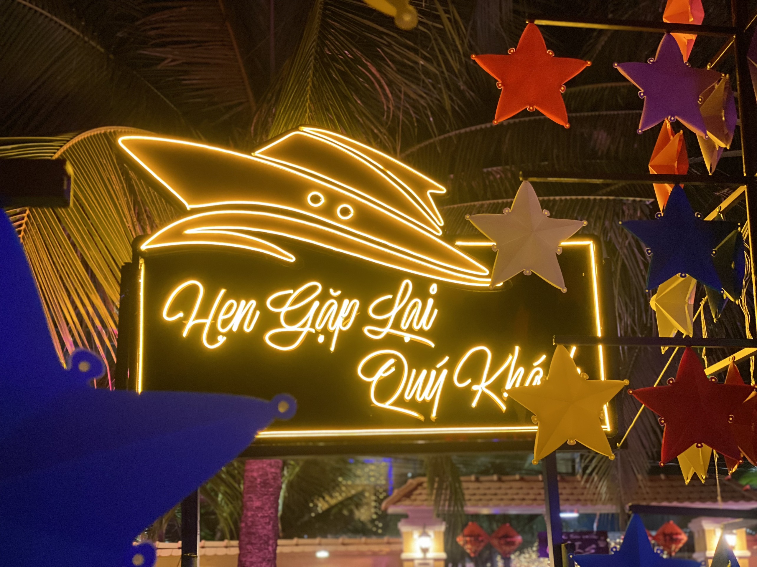 Thiết Kế Biển Quảng Cáo Đèn Neon Đẹp, Hiện Đại